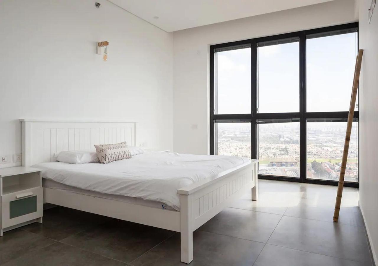 Oַ&O Group- Luxury Penthouse Jacuzzi Sea 36 Floor Apartamento Bat Yam Exterior foto